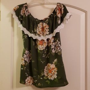 AUW blouse-- Bundle and save 20%